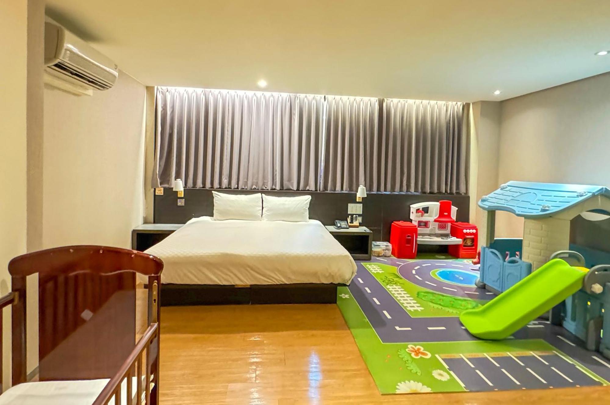 Smile 73 Hotel Тайчжун Екстер'єр фото
